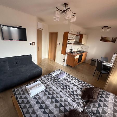Apartman Losonci Nesvady- Pre 2 Osoby Studio Εξωτερικό φωτογραφία