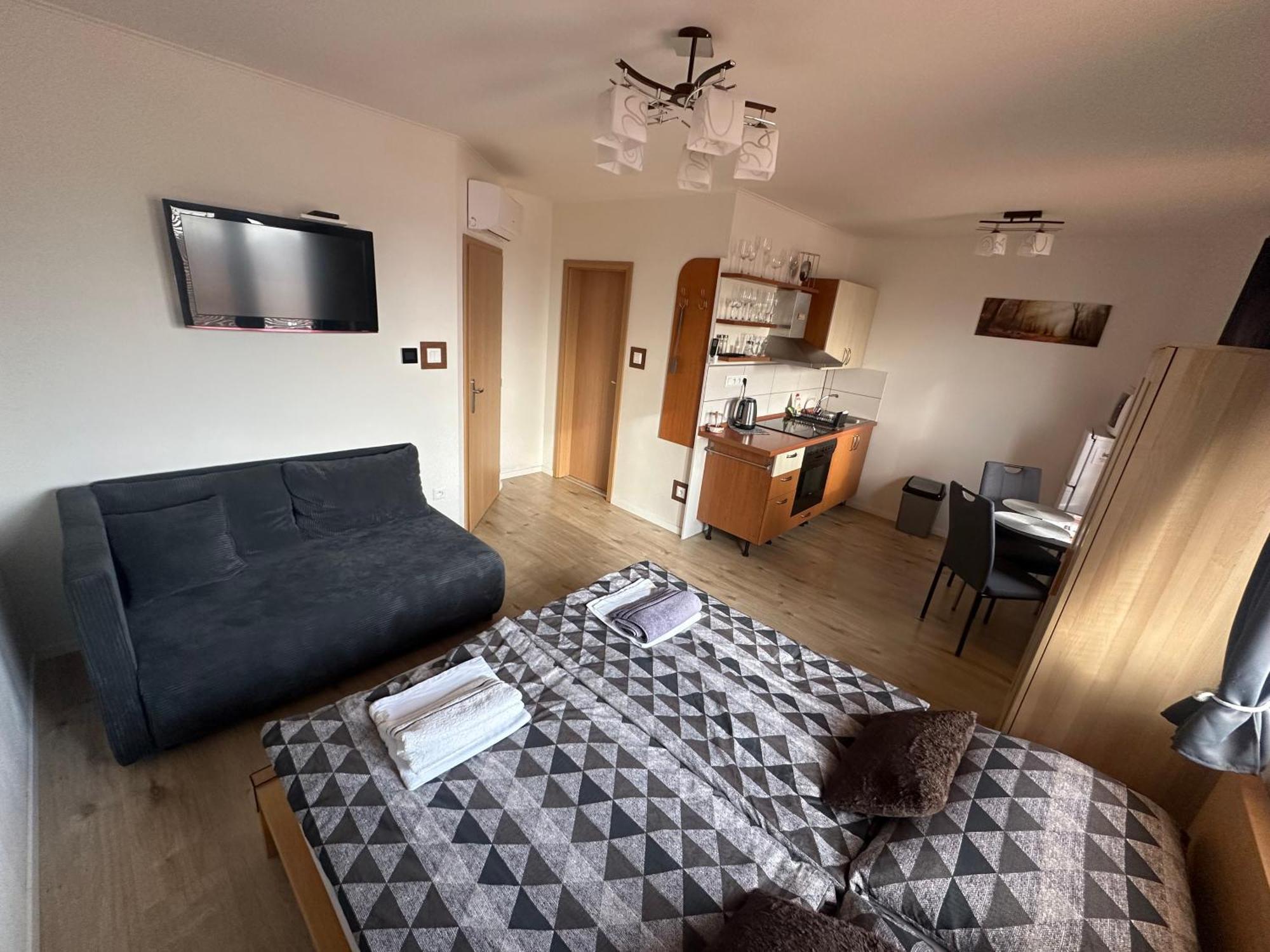 Apartman Losonci Nesvady- Pre 2 Osoby Studio Εξωτερικό φωτογραφία