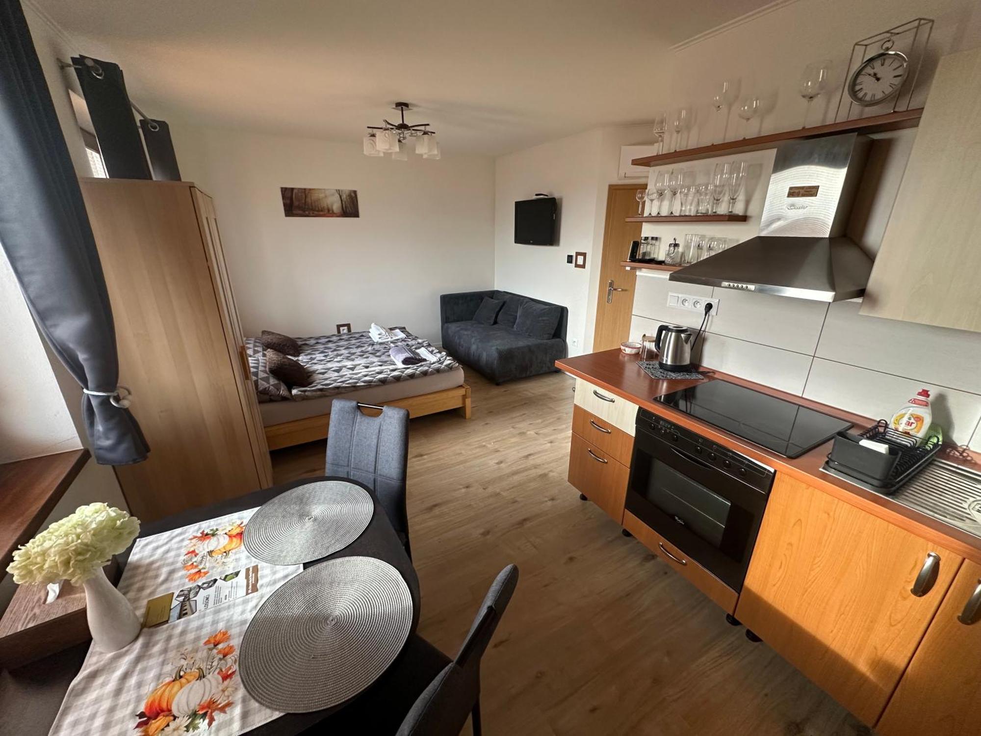 Apartman Losonci Nesvady- Pre 2 Osoby Studio Εξωτερικό φωτογραφία