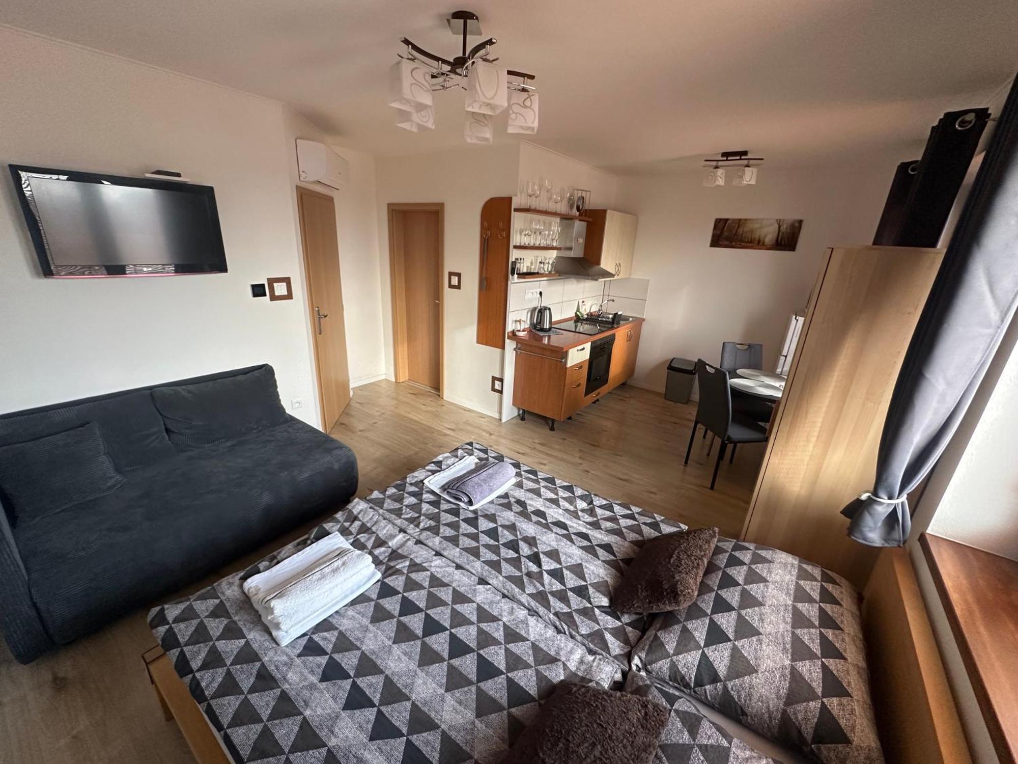 Apartman Losonci Nesvady- Pre 2 Osoby Studio Εξωτερικό φωτογραφία